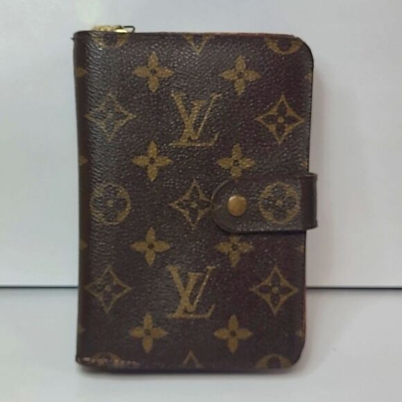 Authentic Louis Vuitton Monogram Wallet - Picture 1 of 11